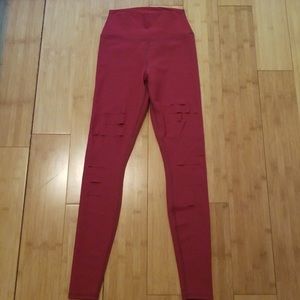 Alo Yoga Ripped Warrior Legging